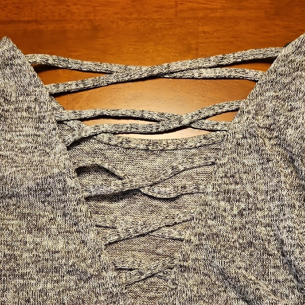 Women's Gray Long Sleeve Lightweight Sweater - Picture 4 of 5